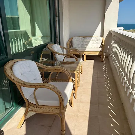 Miramar Palace 615s Napospart