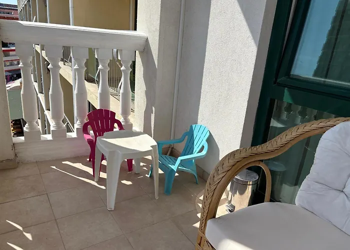 Apartmán Miramar Palace 615s *